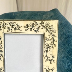 Marcos de Fotos Modernos y Duraderos Hechos a Medida con Incrustaciones de Hueso, Tallados a Mano en Varios Tamaños para Decoración del Hogar, Diseño de Interiores, Logotipo Personalizado - Product Image 3