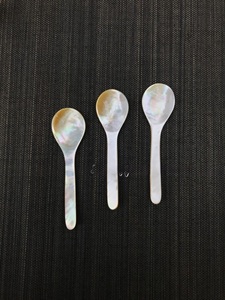 Cuillère à servir en nacre naturelle ILAHI, faite à la main, style bohème, blanche, non toxique, en plastique PE, ICOMS-13893 Uttar - Product Image 5
