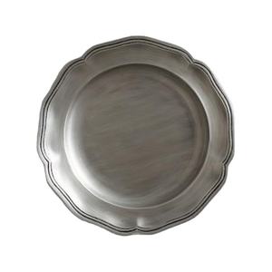 Plato de Metal con Acabado Plateado Hecho a Mano con Patrón Floral Grabado, Diseño Moderno, Apto para Lavavajillas, para Fiestas - Product Image 4