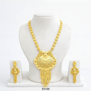 MOLL JEWELLERS Conjunto de Collar de Lujo de Aleación Chapado en Oro de 24K para Novia, con Colgante de Borlas en Capas y Diseño de Alas, y Pendientes a Juego - Product Image 3