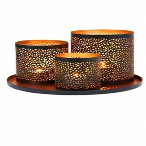 Porte-bougies en métal artisanaux conçus pour sublimer les espaces de vie avec une éclairage sereine et une forme artistique. - Product Image 1
