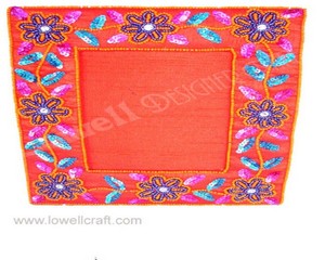 Marco de Fotos Rectangular Hecho a Mano con Tela, Bordado Ornamental, Decoración de Lentejuelas Rojas y Azules para Mesa - Product Image 6