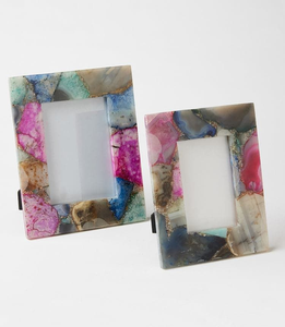 Elegant Resin Memory <b>Frame</b> <b>with</b> Beautiful Floral Accents for Cherished Photographs - Product Image 2