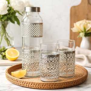 Bouteille d'eau en verre vintage personnalisée avec couvercle pour la consommation à la maison, au bureau et en extérieur - Product Image 1