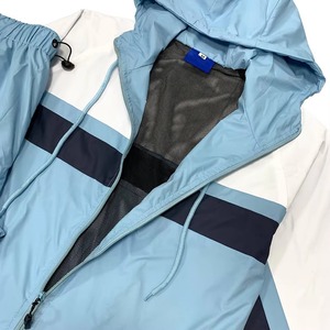 ชุดวอร์มกันลมแบบมีฮู้ดสำหรับผู้ชาย เสื้อแจ็คเก็ตและกางเกงกันน้ำสำหรับวิ่งและฝึกซ้อม ชุดกีฬา รับผลิตตามแบบ OEM - Product Image 2