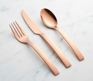 Ensemble de couverts en or rose mat, design minimaliste, résistant à la rouille, pour les occasions de mariage. - Product Image 1