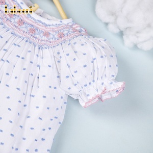 Robes pour bébés et enfants Babeeni Vintage à smocks géométriques 100% coton blanc et bleu à pois OEM ODM Vente en gros - DR3385 - Product Image 4