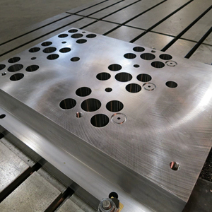 Placa de fijación/soporte mecanizada por CNC (placa base multiagujeros) - Product Image 1