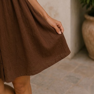 Vestido Midi Sin Mangas con Corte en A y Botones al Frente, Color Marrón Sólido, Vestido Casual de Verano - Product Image 4