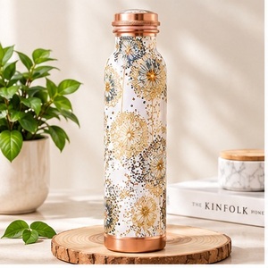 Bouteille d'eau en cuivre à motif floral avec couvercle en cuivre, portable pour les voyages - Product Image 4