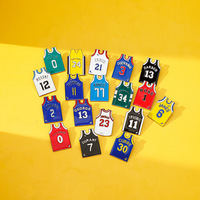 Basketball-Club-Abzeichen Baseball-Club Mini-Sport-Trikot Tropföl-Soft-Emaille-Brosche Metall-Abzeichen-Pin Dekoration