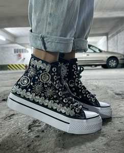 Baskets montantes décontractées pour femme en toile blanche brodée de fleurs, faites à la main, à motif personnalisé, à lacets, pour la marche - Product Image 3