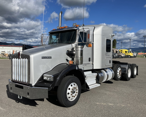 Camion pétrolier Kenworth T800 à double essieu, modèle 2018, très propre, d'occasion (3-4 mois), moteur Cummins 525HP, transmission automatique, livraison mondiale - Product Image 2