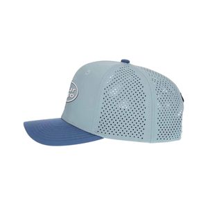 Casquette de golf imperméable à séchage rapide, prix usine, avec trous découpés au laser, logo brodé 3D personnalisé, bande de couture intérieure pour terrains de golf - Product Image 2