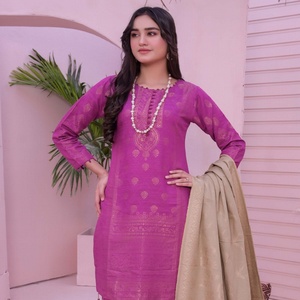 Hameed Brand Collection d'hiver Poubelle 3 pièces JACQUARD BROSHIA Cool Pakistanais Khaddar Salwar Kameez Vêtements indiens et pakistanais - Product Image 3
