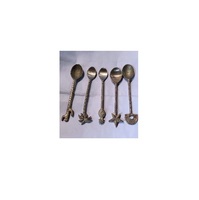 Ensemble de couverts de luxe en acier inoxydable quatre pièces avec manche en cuivre martelé antique, écologique, jetable et compatible lave-vaisselle (cuillère, fourchette)
