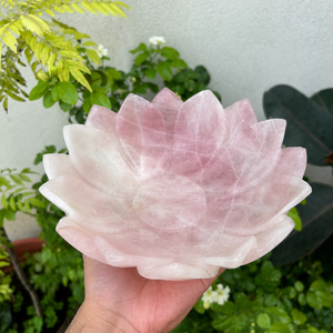 Cuenco de Cuarzo Rosa Tallado a Mano Estilo Art Deco, Centro de Mesa de Cristal con Flor de Loto de 8 Pulgadas, Plato Decorativo Grande de Piedras Preciosas para Bodas y Diwali - Product Image 2