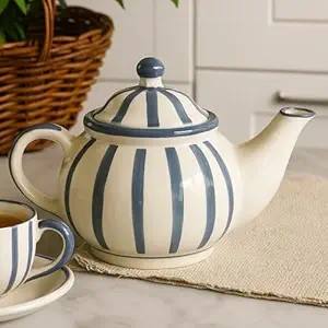 Théière à motif rayé avec bec verseur lisse, poignée confortable, corps isotherme, idéale pour servir le thé - Product Image 1