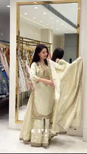 Nueva Colección de Diseñador: Conjunto de Traje Palazzo Indio para Bodas Especiales con Bordado Intenso en la Parte Superior, Inferior y Dupatta, a Precio de Mayoreo - Product Image 3