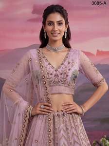 Ensemble Lehenga Choli rose brodé à la main, col en V, manches mi-longues, robe de bal longue avec lacets, robe de mariée avec dupatta - Product Image 2