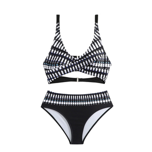 Ensemble de bikini à imprimé géométrique pour femmes, maillot de bain deux pièces taille haute, haut croisé avec détail torsadé, tissu extensible - Product Image 1