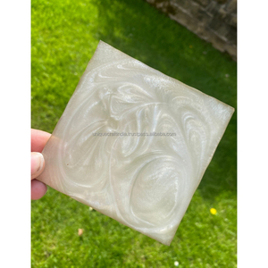 Dessous de verre élégants en résine de style minimal faits à la main élégants verres modernes artistiques décor de table pour salle à manger, cuisine et bureau - Product Image 2