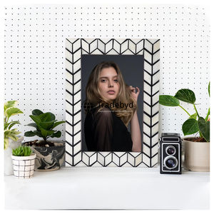 Marco de Fotos Creativo Premium con Incrustaciones de Hueso, Hecho a Mano, Acabado Brillante, Ligero, Opción de Logotipo Personalizado por Tradebyd - Product Image 3