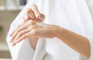 Crème pour les mains au collagène Vaseline 3W CLINIC 150ml, soin des mains coréen K-Beauty, hydratation intense, nourrissante, protection de la barrière cutanée pour peaux sèches - Product Image 3