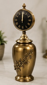 UNICORN HANDICRAFTS Reloj de Mesa de Latón Antiguo con Patrón Triangular, Movimiento Mecánico Silencioso, Tradicional, Vintage, Duradero y Portátil - Product Image 1
