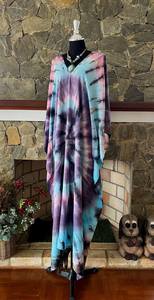 Vestido Kaftán de Rayón con Estampado Tie-Dye Psicodélico, Estilo Bohemio para Vacaciones, Corte Holgado y Fluido, Atuendo Informal para Mujer - Product Image 2