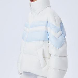 Chaqueta de Plumón para Mujer, de Alta Calidad, Diseño Clásico, Negra, Lujosa, Impermeable, con Capucha, Cálida y Resistente al Frío - Product Image 3