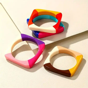 Pulsera de resina colorida, brazalete hecho a mano, joyería de diseñador, accesorio de moda para mujer, colección de regalos - Product Image 4