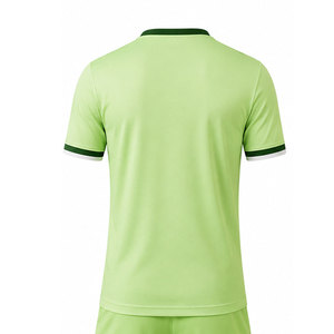 Tenue de football personnalisée pour équipe, maillot et short sublimés de haute qualité, conçus pour les entraînements, les matchs et les compétitions. - Product Image 5