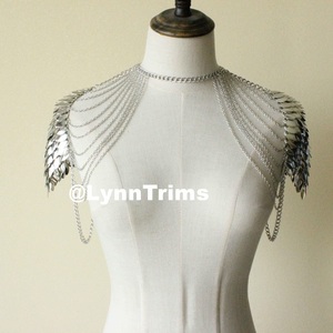 Hombreras de armadura de cadena de escamas de dragón, capas de cadena metálica, anillas metálicas, pieza para el cuello, disfraz de cosplay para festivales - Product Image 2