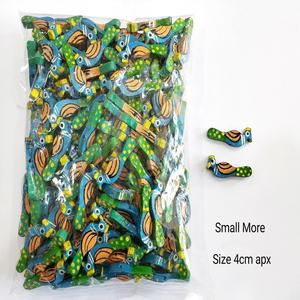 Figuras Decorativas de Madera Pintadas a Mano, con Temática de Diwali, Ecológicas, Desmontables, de Aves y Animales Contemporáneos - Product Image 1