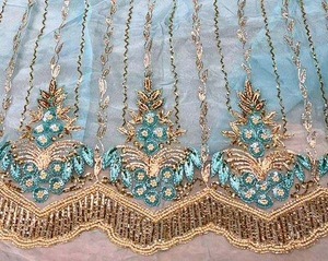 Costumes traditionnels indiens modernes pour femmes, conçus par des designers, non cousus, brodés à la main, à la pointe de la mode, magnifiques et coûteux - Product Image 3