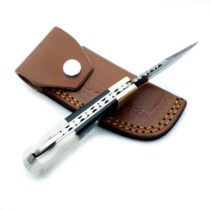 Cuchillo de Bolsillo Hecho a Mano de Acero de Damasco con Hoja D2 y Resina Blanca y Negra, Cuchillo Plegable EDC de Latón con Funda de Cuero para Caza y Camping - Product Image 4