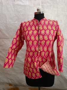 Veste matelassée réversible en coton pour femme, motif floral fait main, légère, vente en gros fabricant Inde - Product Image 1