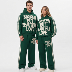 Ensemble de survêtement unisexe personnalisé et écologique avec broderie effet vieilli, comprenant un sweat à capuche et un pantalon de jogging empilé - Product Image 4