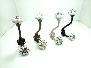 Crochet mural en laiton de style antique avec bouton en céramique design, support mural décoratif pour cuisine, salle de bain, entrée et rangement domestique - Product Image 2