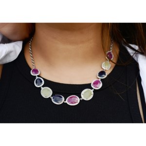 Compre un collar halo de rubí natural, zafiro azul y zafiro amarillo con plata 925, un collar moderno artesanal en venta. - Product Image 1