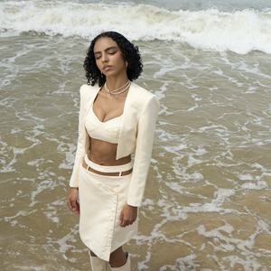 Nouveau design, blazer blanc court, vêtements décontractés ODM à séchage rapide, veste de couleur ivoire pour femmes, manteaux, vêtements pour femmes, n'importe quelle forme, Vietnam - Product Image 3