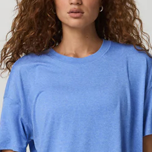 T-shirt imprimé pour femmes, tendance inspirée / Vêtement décontracté, couleur unie avec logo personnalisé, design oversize, T-shirt femme, mode avant-gardiste - Product Image 2
