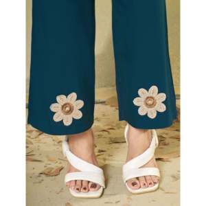 ชุดเซ็ตผ้าเรยอนปักลายสำหรับผู้หญิง - Product Image 1