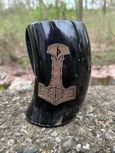 Mug à bière en corne véritable poli, fait main, gravé motif ours, de haute qualité, pour hydromel et bière, style animalier - Product Image 3