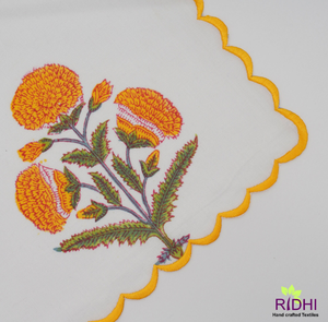 Serviettes en tissu de coton imprimé bloc à la main haute belle Marigold Canary jaune Kelly Hunter vert brodé pour les mariages - Product Image 5