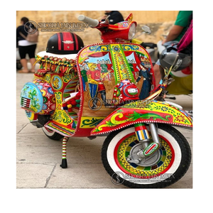 สกู๊ตเตอร์ไม้หลากสีสันสำหรับตกแต่งทางเข้าเจ้าสาวในงานแต่งงาน - Product Image 1