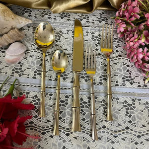 Juego de Cubiertos de Bambú Clásico, Latón Macizo Puro, Hecho a Mano por Artesanos Indios, Utensilios de Cocina Ecológicos y Sostenibles - Product Image 1