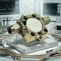 Isolateur RF micro-ondes haute performance 1,7-3,8 GHz 200 W, isolateur coaxial à faible perte d'insertion 0,25-0,5 dB pour systèmes RF
