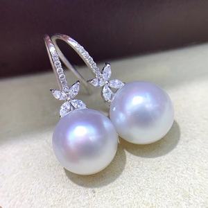 ต่างหูมุกธรรมชาติขนาด 10-11 มม. คุณภาพเทียบเท่าน้ำทะเล คุณภาพดีเยี่ยม แสงเย็นเกือบไร้ตำหนิ - Product Image 1